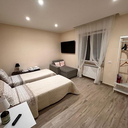 Bed and Breakfast Binario 56 Neapel Exterior foto
