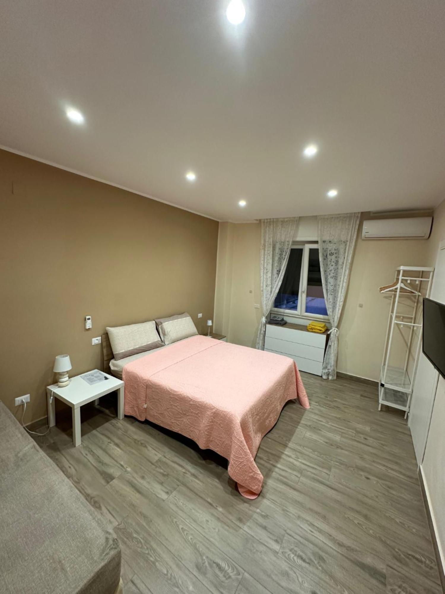 Bed and Breakfast Binario 56 Neapel Exterior foto