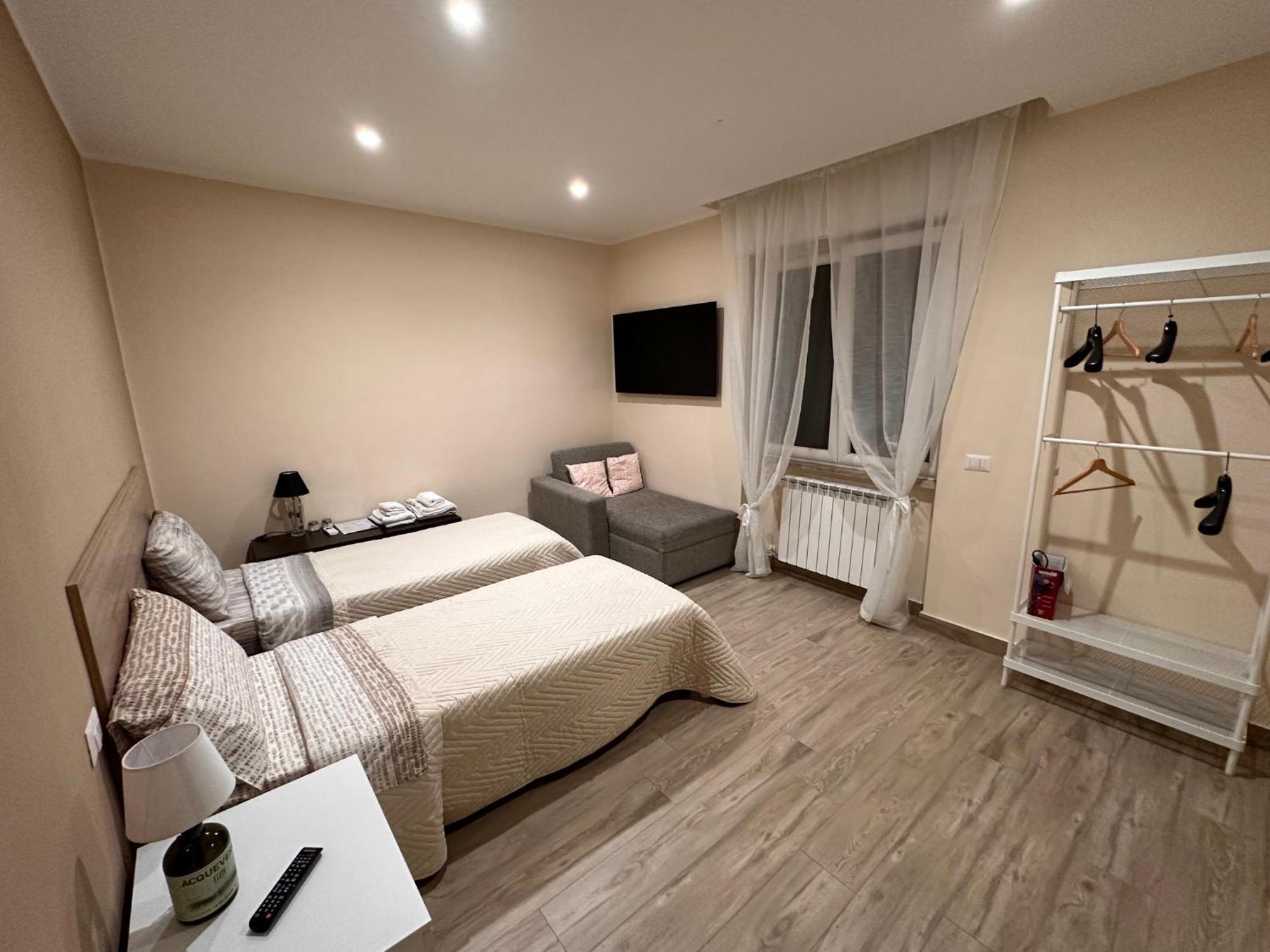 Bed and Breakfast Binario 56 Neapel Exterior foto